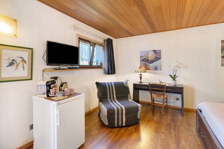 Natura Guest Room with Heated Pool – Vézère Valley