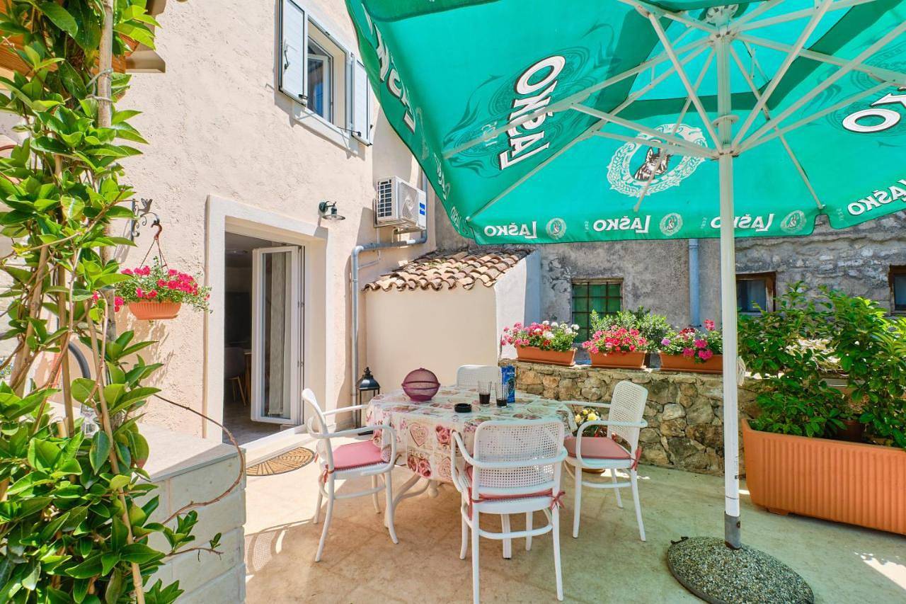 Ganze Wohnung, Two-Bedroom Apartment in Cunski, Lošinj (Kvarner Bucht)