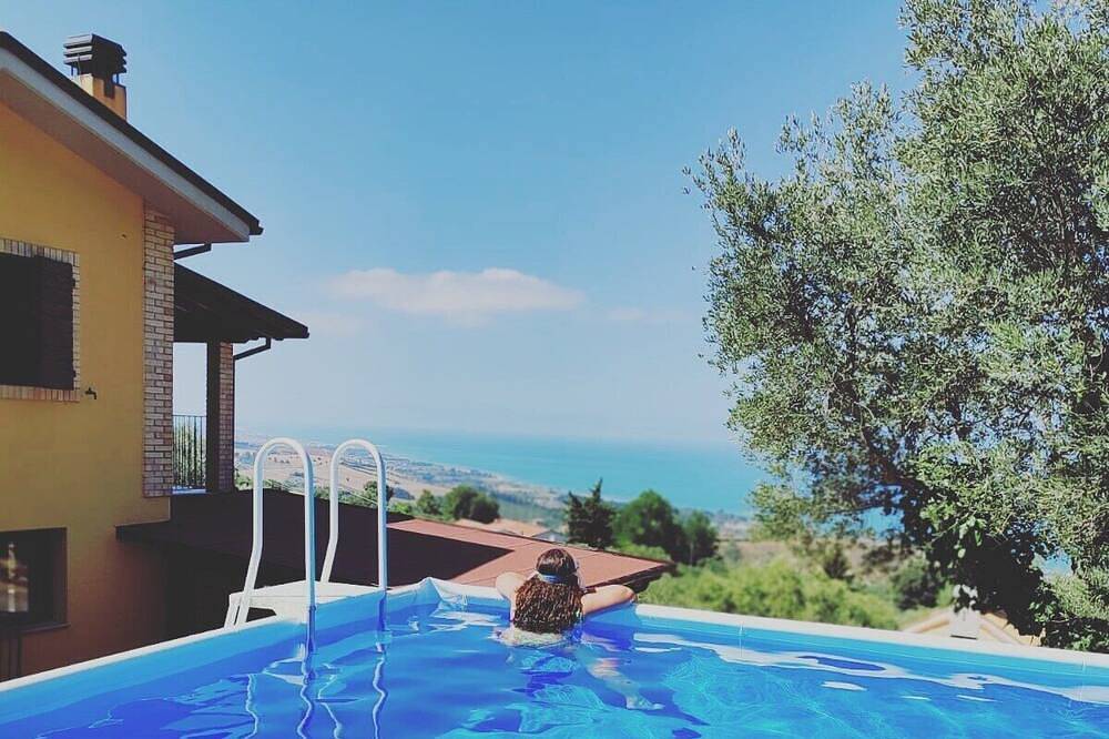 Property equipped with all amenities. Linen and towels included. in Roseto degli Abruzzi, Adriaküste Abruzzen