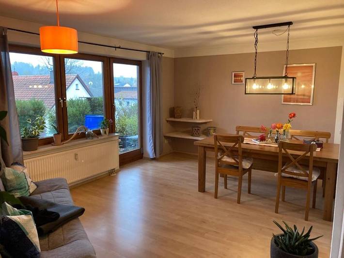 Ferienwohnung für 3 Personen, mit Terrasse und Garten sowie Ausblick in Weißensberg