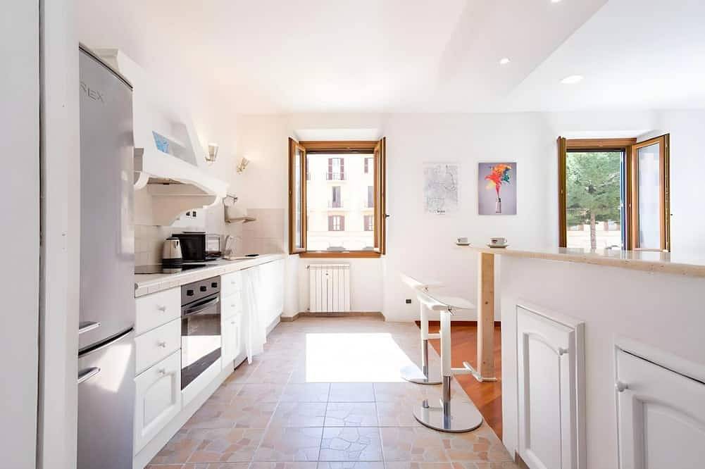Ganze Wohnung, Elegantis.it San Giovanni Suite - Chic Apartment with Bathtub Near Historic Cent in Rom, Rom Provinz