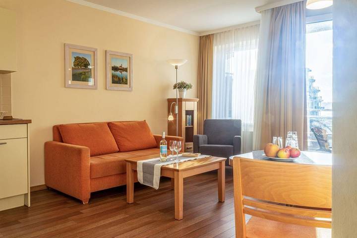 Ferienwohnung für 2 Personen, mit Balkon und Seeblick in Waren (Müritz), Müritz
