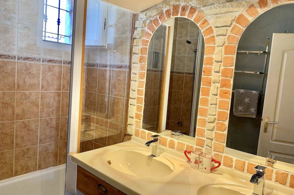 Provence-Alpes-Côte D'Azur <br>Seaside (La Presqu'île) 🐟 in Port-de-Bouc, Istres region