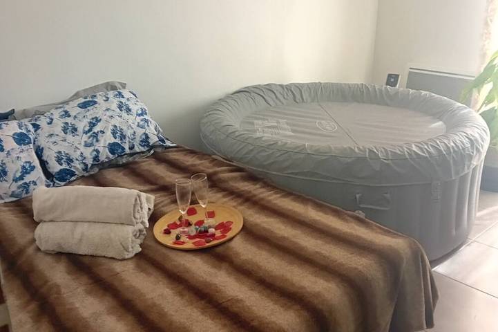 Chambre d’hôte pour 2 personnes, avec Jacuzzi et Jardin