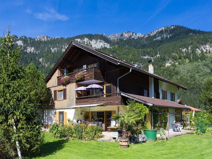 Ferienhaus für 2 Personen, mit Balkon und Garten in Ettal