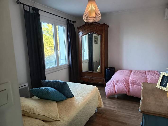 Location de vacances pour 6 personnes, avec piscine ainsi que terrasse et vue à Ribaute-les-Tavernes - 2