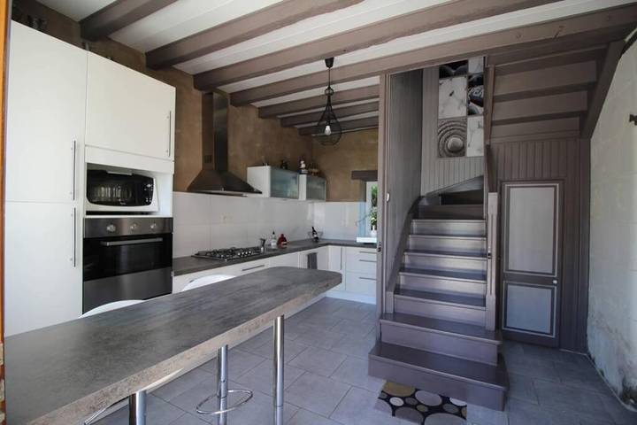 Location de vacances pour 8 personnes, avec jardin et piscine, adapté aux familles à Betz-le-Château - 2