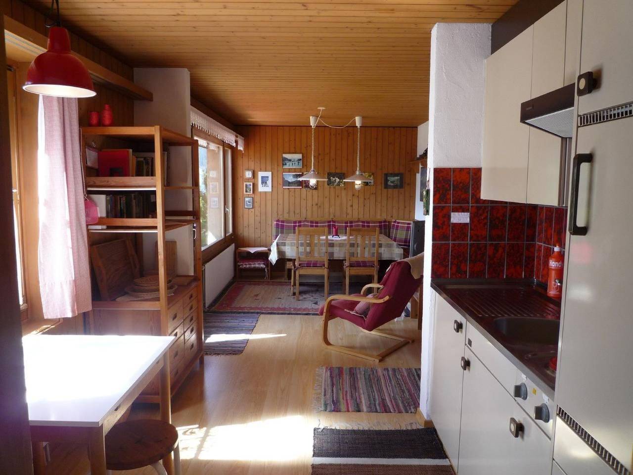 Ganze Wohnung, Sonnige Ferienwohnung mit Terrasse,idyllische Lage in Lumnezia, Obersaxen-Mundaun