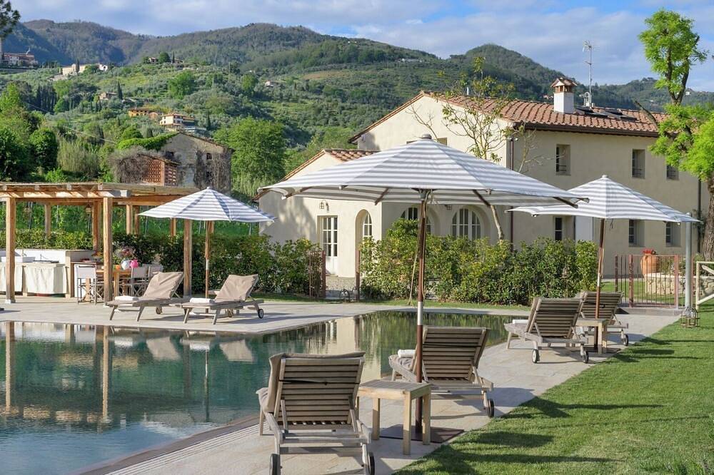Villa La Pace near Lucca in Buggiano, Provincia di Pistoia