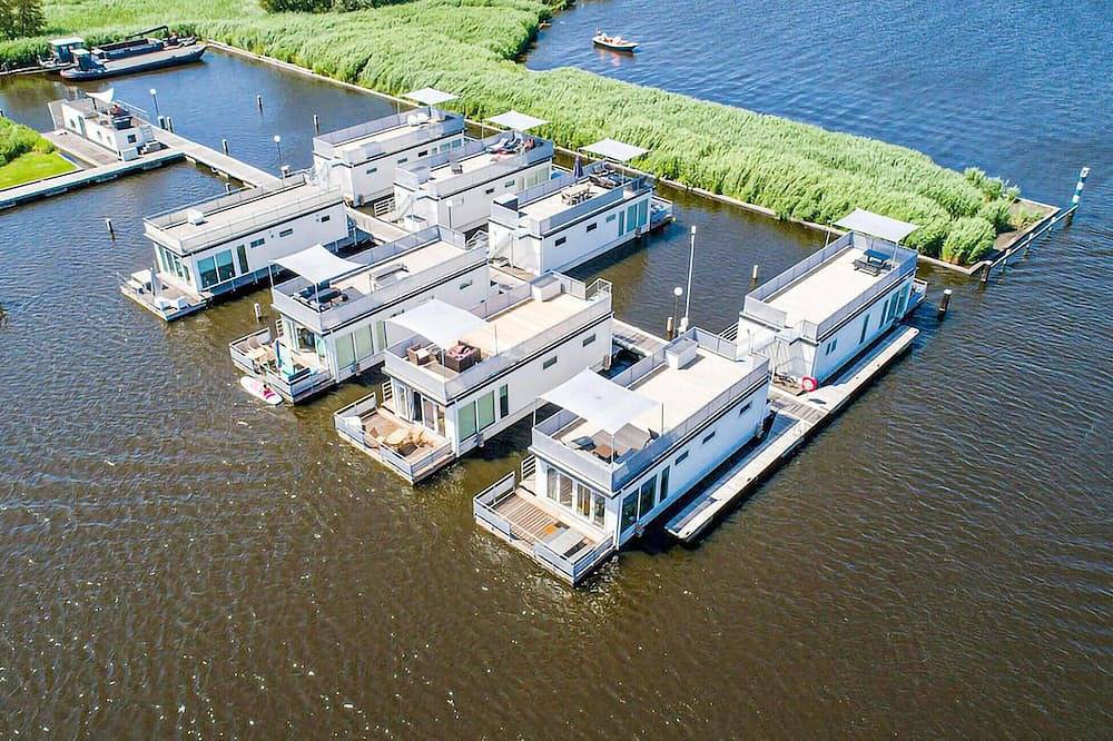 Tolles Schiff mit 2 Schlafzimmern in Aalsmeer in Leimuiden, Groene Hart