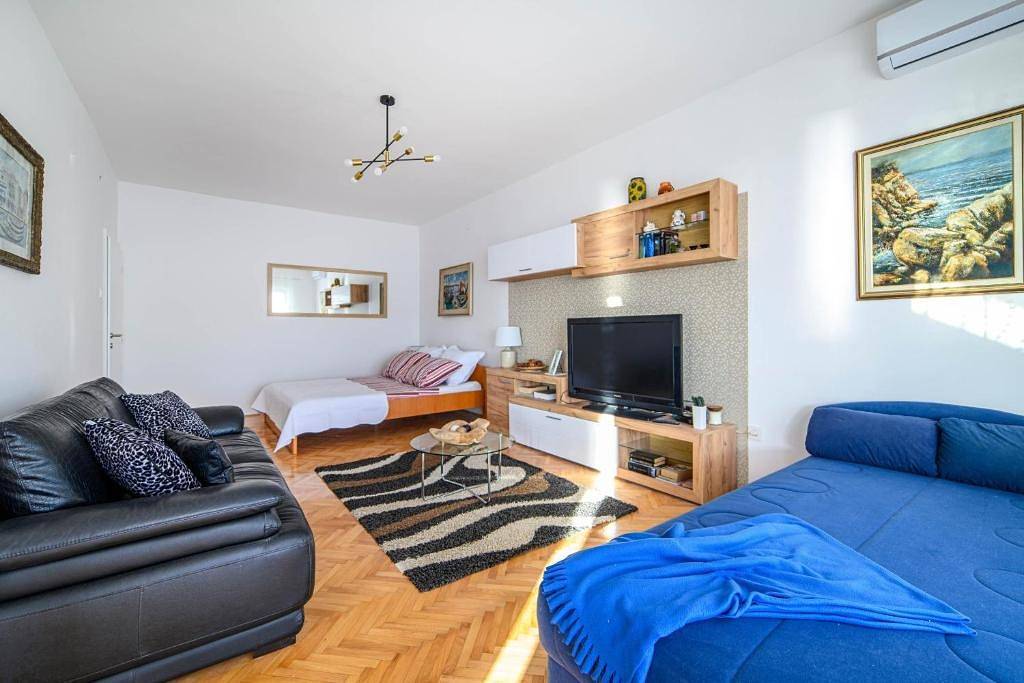 Entire apartment, One bedroom apartment near beach Zablaće (Šibenik) A-25436-b in Sibenik, Šibenik-Knin