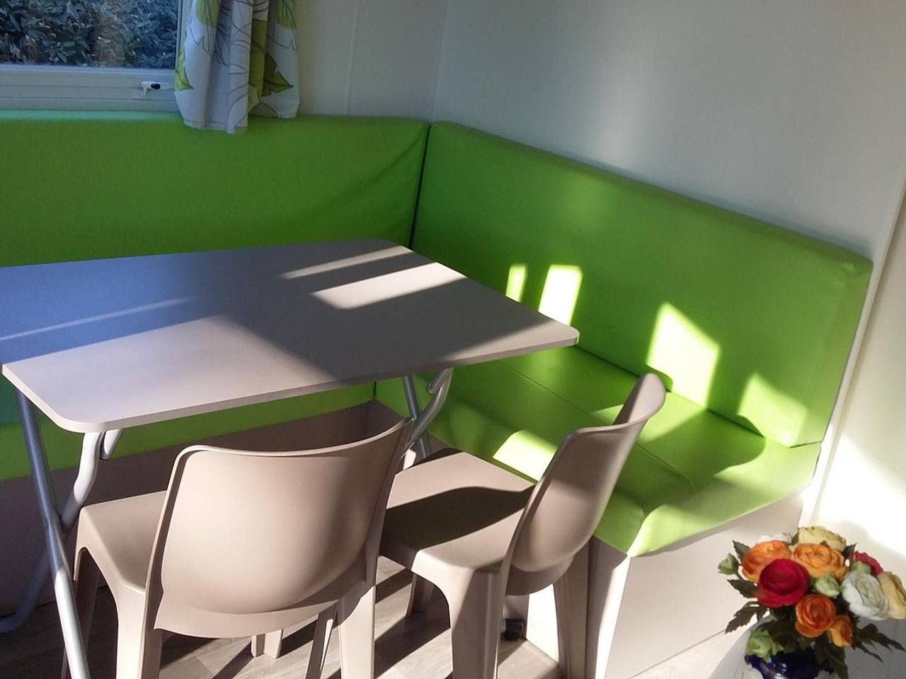 Mobil Home 4 Pers avec Terrasse à Roquebrune-sur-Argens in Roquebrune-sur-Argens, Côte méditerranéenne (France)