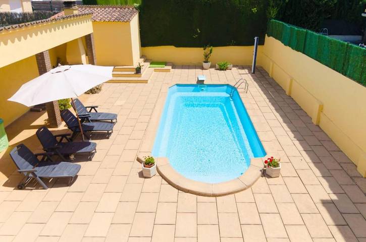Casa rural para 8 personas, con Balcón además de Terraza y Piscina en Fontcuberta - 3