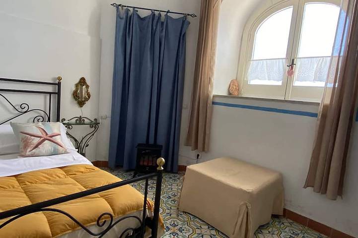 Apartamento entero, La antigua casa de vacaciones camino en una zona tranquila y panorámica in Tovere, Amalfi (Italia)