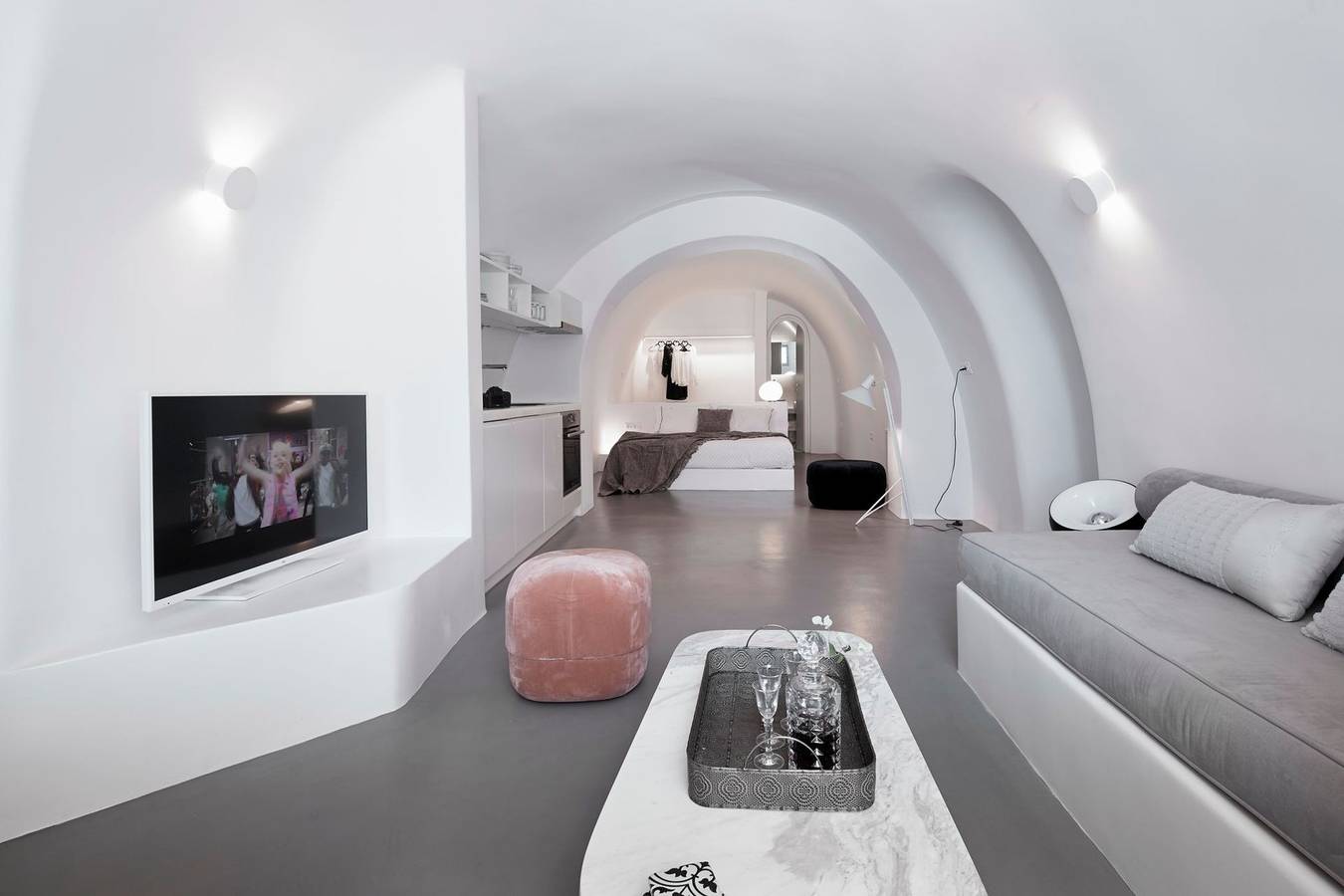 Elegant Santorini House | 3 Bedroom Villa | Caldera View-Outdoor Hot Tub | Oia in Oia, Santorini