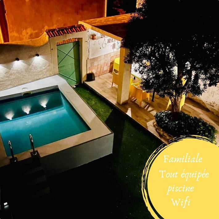 Location de vacances pour 8 personnes, avec Balcon et Terrasse ainsi que Jardin et Piscine à Ouveillan
