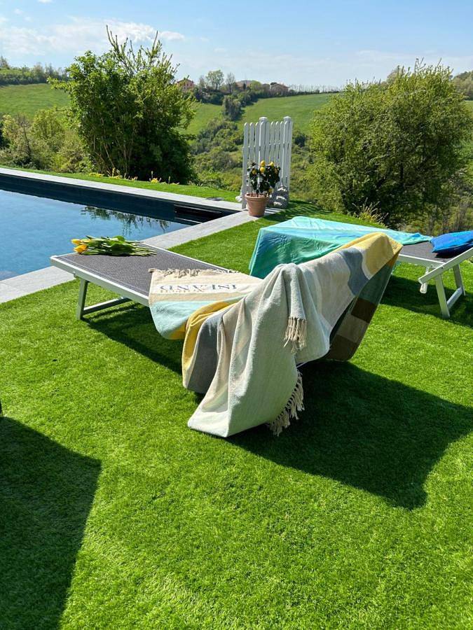 Casa vacanza per 6 persone, con piscina e giardino nonché panorama, con animali domestici in Emilia Romagna