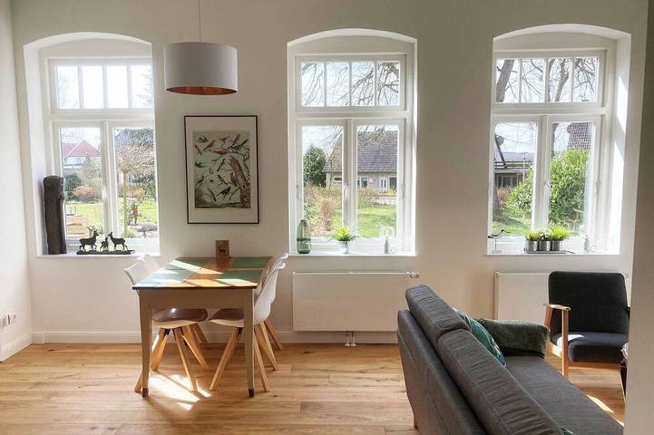 Ferienwohnung für 4 Personen, mit Terrasse und Garten in Nübel