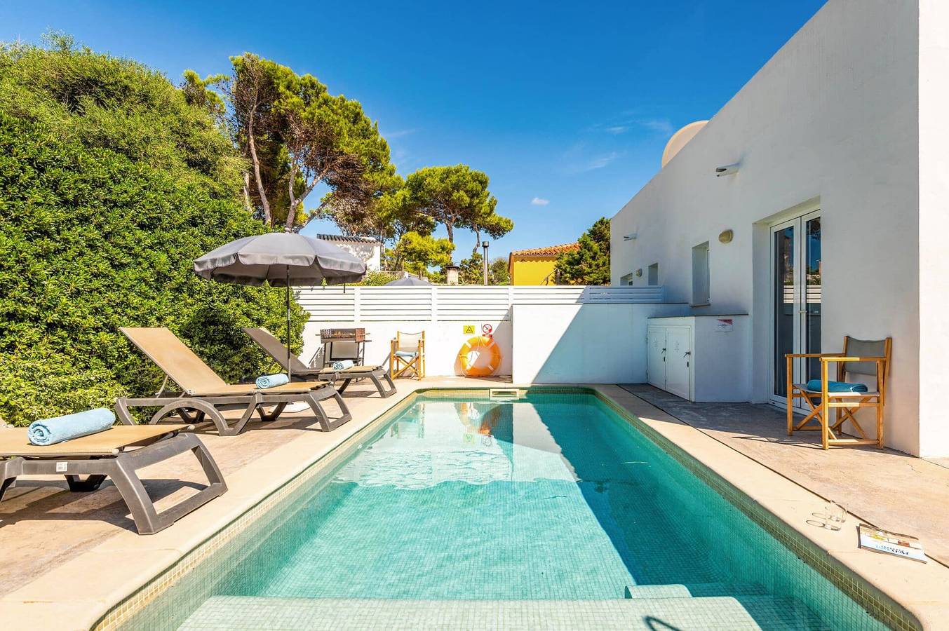 Villa Pins Blanca by Villa Plus in Cala Blanca, Ciutadella