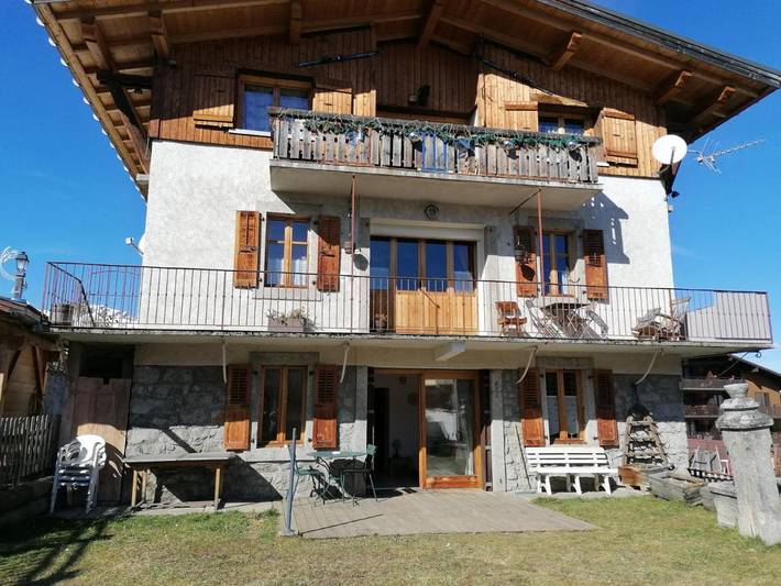 Gîte pour 5 personnes, avec vue et jardin, animaux acceptés dans Office De Tourisme De Combloux - 2
