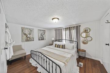 Vacation House for 8 Guests in Lake Conroe, Texas, Picture 4