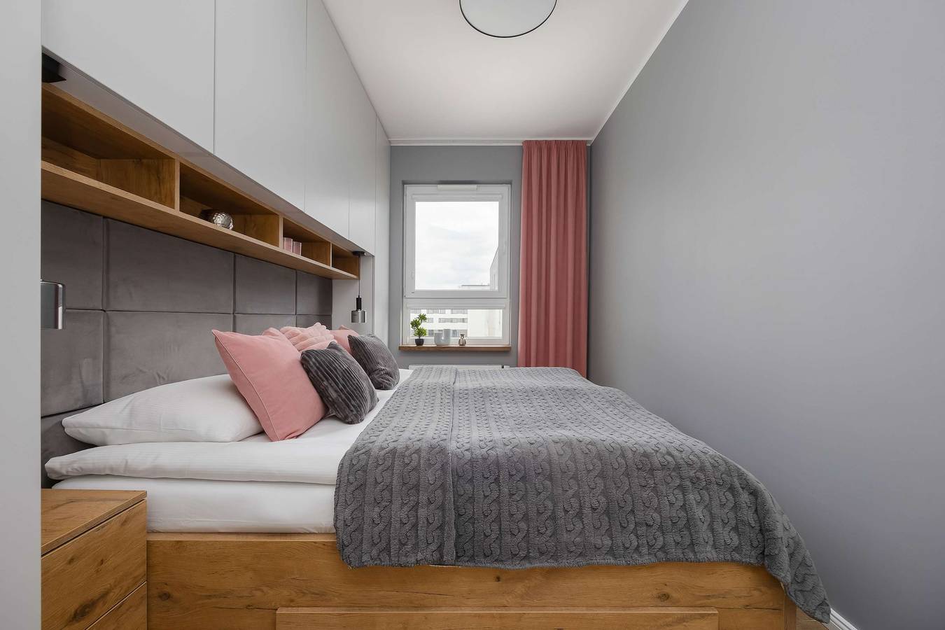 Ganze Wohnung, Comfortable Apartment | Parking | Balcony | Workspace. in Warschau, Masowien