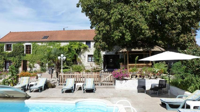 Location de vacances pour 2 personnes, avec piscine et jardin à Tavers - 3