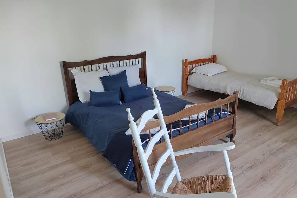 Chambre d’hôtes « Grande Chambre Avec Brunch » avec Wi-Fi in Hommes, Région de Tours