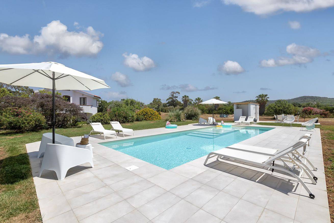 Hel lägenhet, Villa Fioretta Terrace: Your  Countryside Escape with Pool, near Alghero's Beaches in Olmedo, Nurra