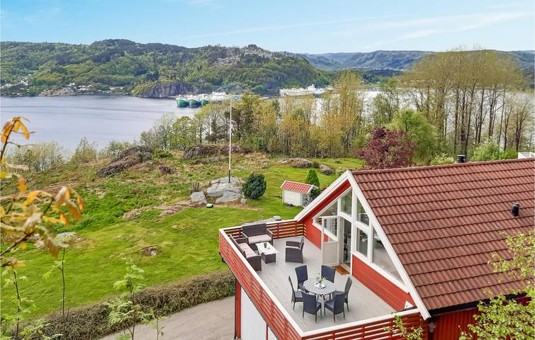 Ferienwohnung für 6 Personen, mit Terrasse und Garten