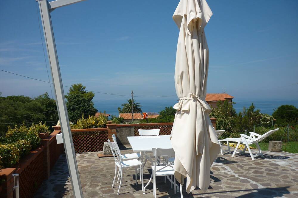 Elba island. Panoramic house at the Zanca, 3 bedrooms, 8 pax. large outdoor area in Zanca, Elba