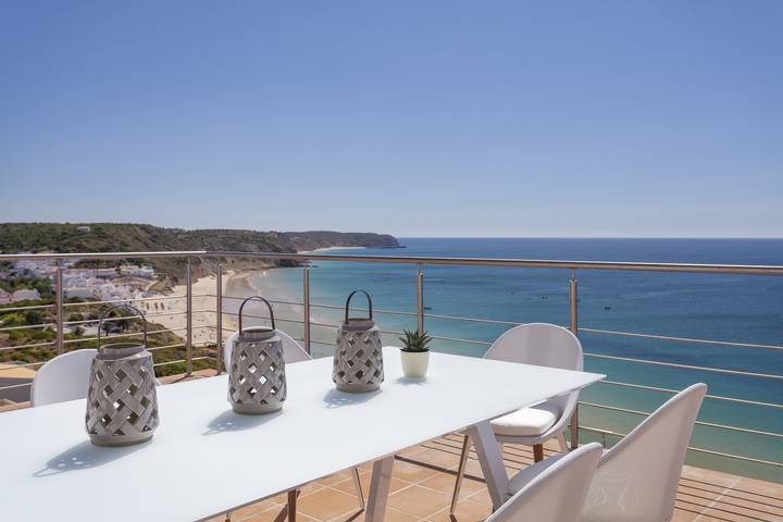 Location de vacances pour 8 personnes, avec balcon à Salema - 2