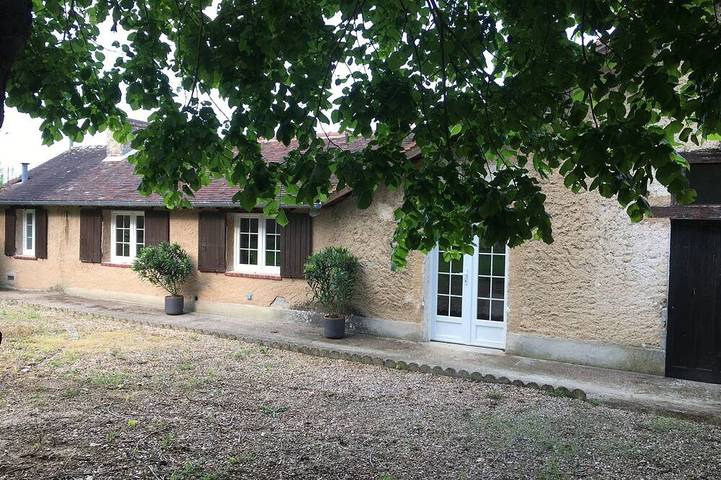 Location de vacances pour 6 personnes, avec Terrasse ainsi que Jardin et Piscine dans Saint-Georges-Motel