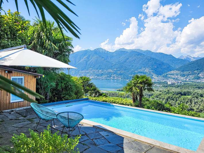 Ferienhaus für 5 Personen, mit Ausblick und Seeblick sowie Garten, mit Haustier im Tessin