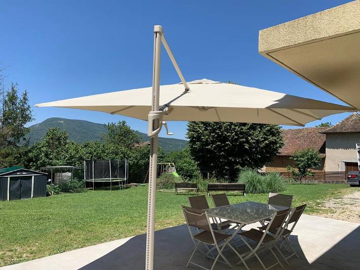 Gîte pour 3 personnes, avec jardin ainsi que terrasse et jacuzzi à Champagneux - 4