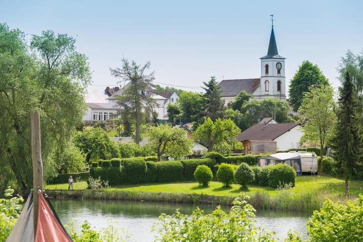 Hotel für 4 Personen, mit Garten und Ausblick sowie Seeblick und Sauna, mit Haustier in Schalkenmehren - 3