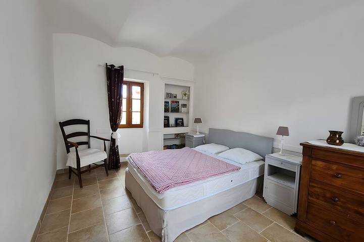 Location de vacances pour 6 personnes, avec piscine ainsi que terrasse et jardin à Courry - 2