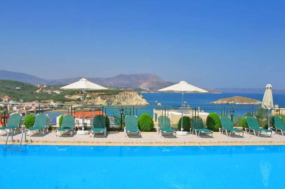 Ganze Wohnung, Pegasos Maisonette, ein Apartment mit 2 Schlafzimmern und Meerblick, 350 m vom Sandstrand entfernt in Almyrida, Vamos