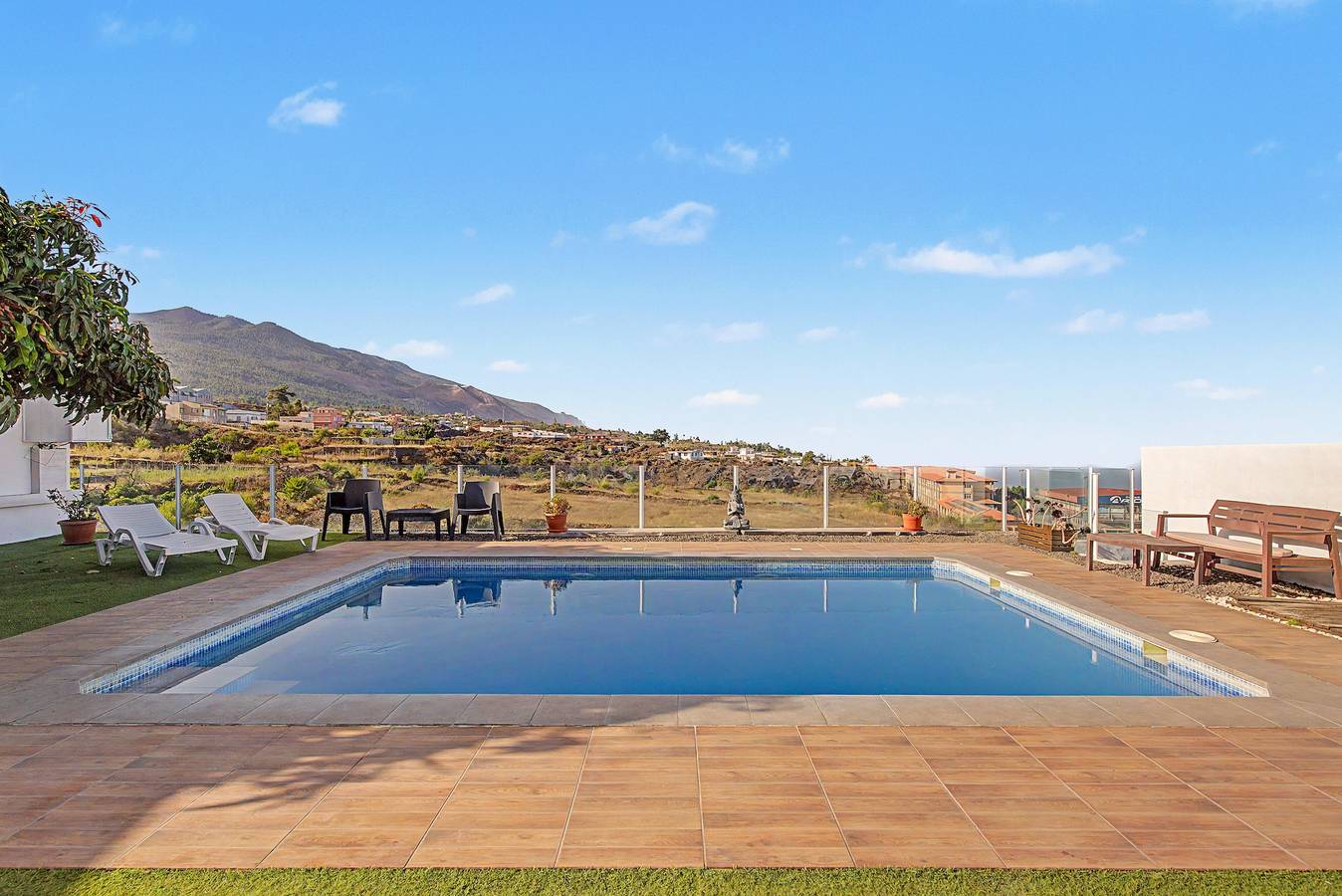 Geheel appartement, Appartement 'Mirador Tajogaite - El Paso' met gedeeld buitenzwembad, tuin en wifi in El Paso, La Palma Zuid