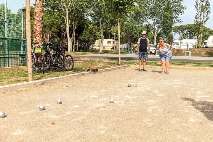 Camping pour 4 personnes, avec piscine et terrasse dans Saint-Aygulf - 3