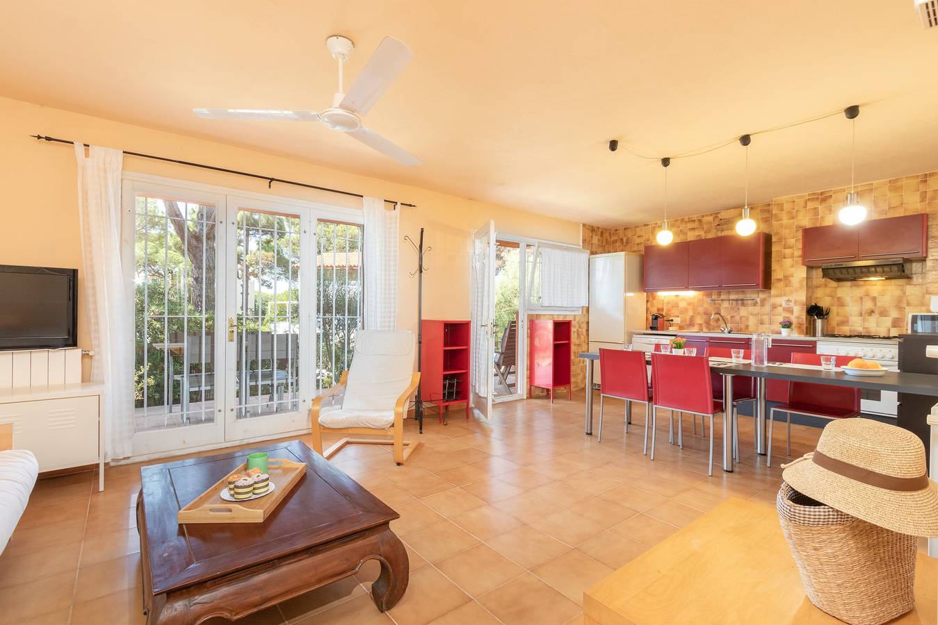Apartamento entero, Apartamento "Illes Medes a el Golfet" con piscina, jardín y Wi-Fi in Calella de Palafrugell, Palafrugell