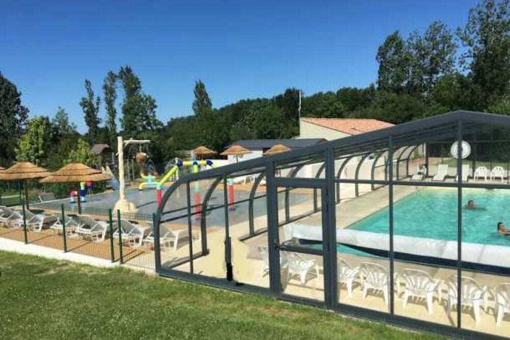 Camping 4 étoiles - Piscine - eehhie in Aubigny (Vendée), Valle del Loira