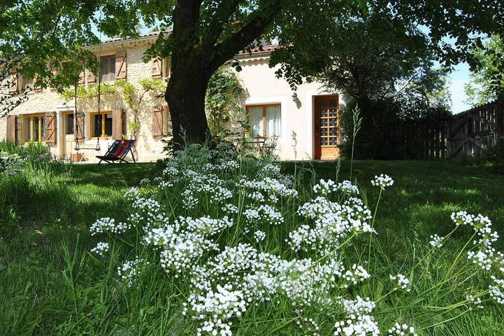 Gîte pour 3 personnes, avec jardin et terrasse à Saint-Gervais-sur-Roubion
