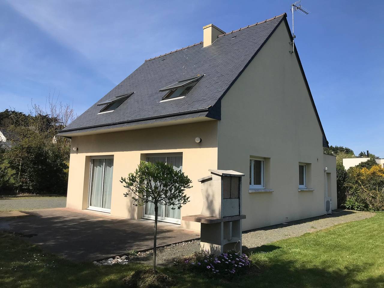 Iroise - jolie maison avec jardin proche plage in Planguenoual, Côte De Goëlo