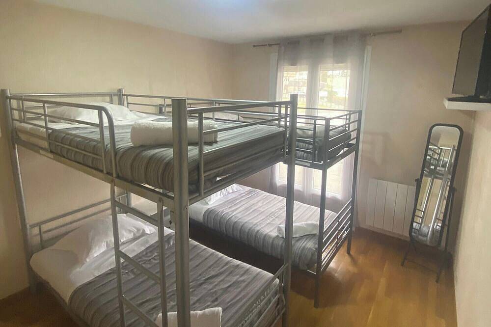 Maison 12 personnes à proximité du Puy du Fou avec jardin et piscine in Cerizay, Deux-Sèvres