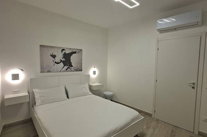Ganze Wohnung, The Little White House: Your elegant suite in the heart of downtown Tuscania in Tuscania, Viterbo Provinz