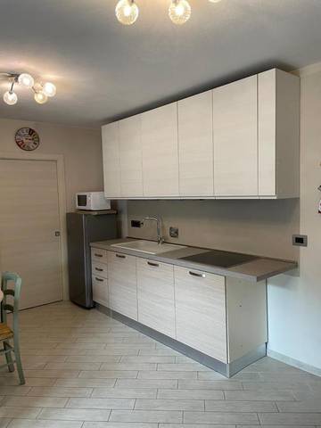 Gîte pour 5 personnes, avec vue et terrasse dans Nus