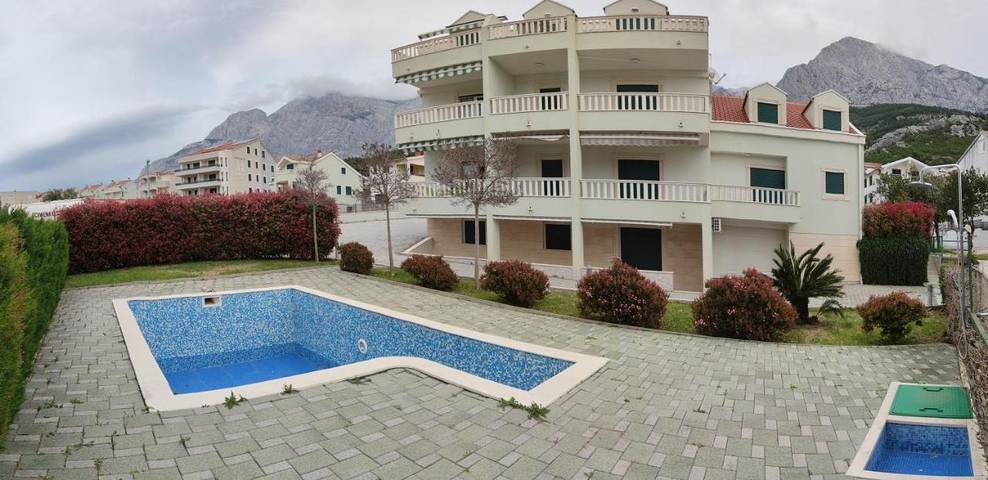Ferienwohnung für 8 Personen, mit Garten und Ausblick sowie Terrasse - 1