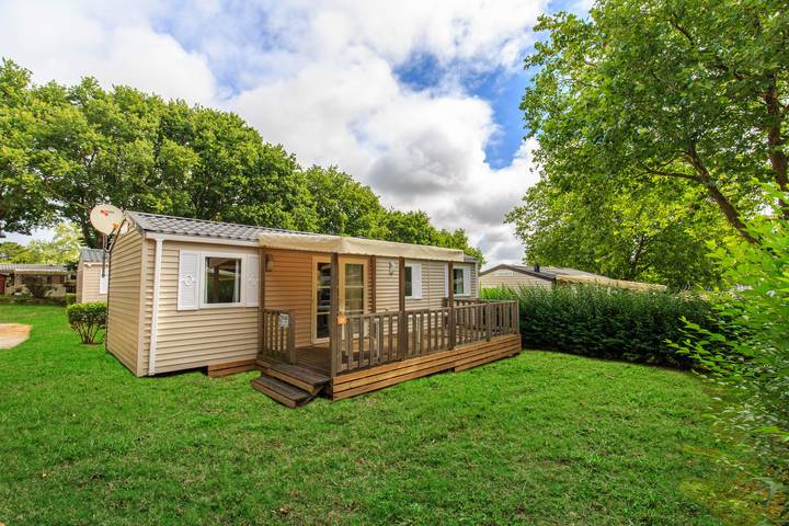 Bungalow pour 9 personnes, avec terrasse et piscine, animaux acceptés