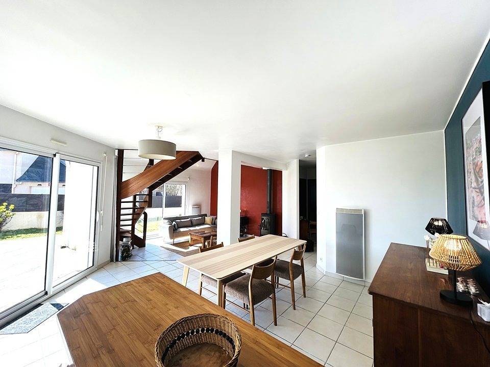 Appartement de vacances entier, Maison lumineuse pour 8 personnes proche plage du Fort-Bloqué - Wifi in Le Fort-Bloqué, Ploemeur